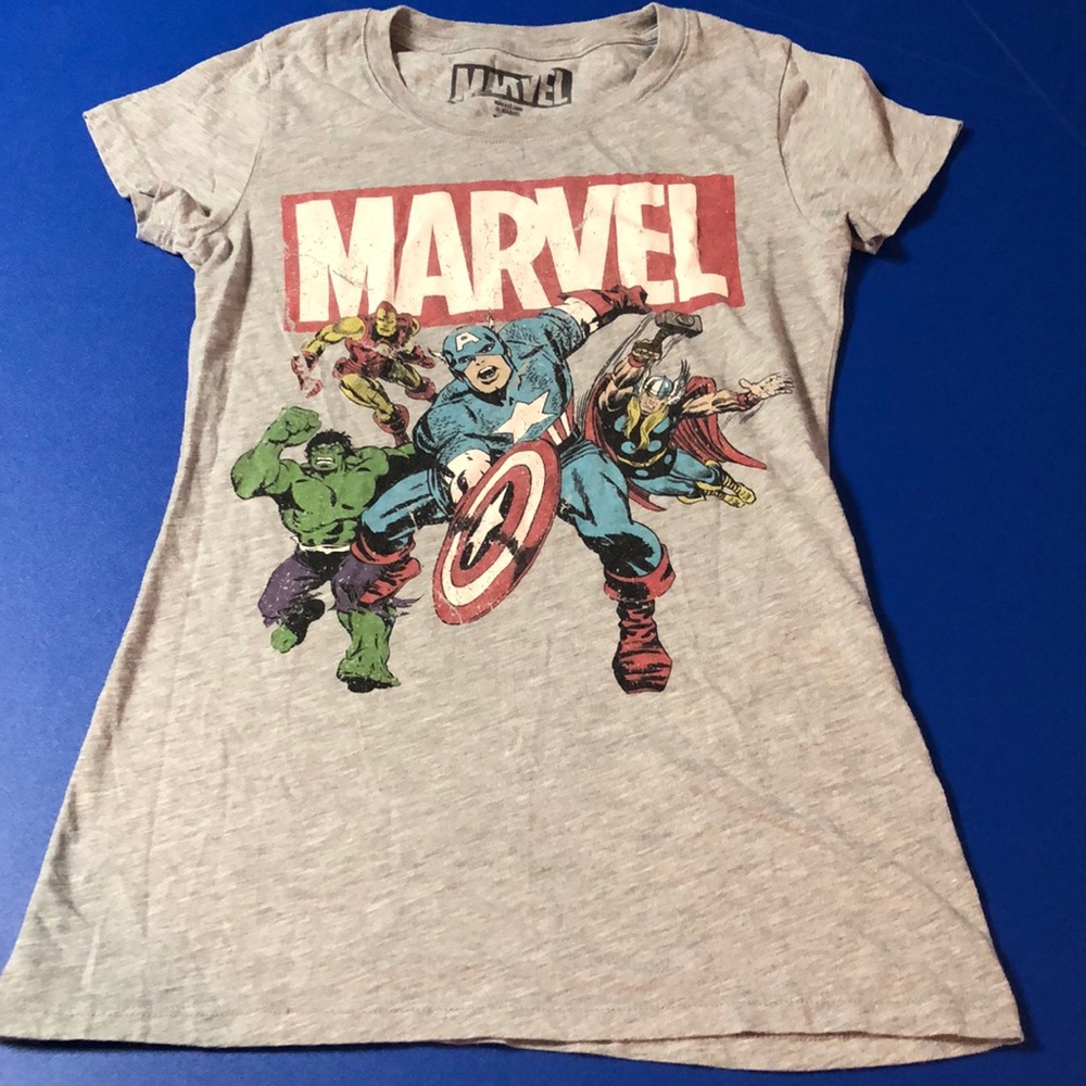 Women’s marvel avengers T shirt